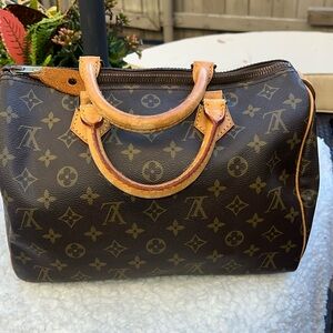Louis Vuttion Speedy 30